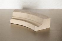 Refractory brick